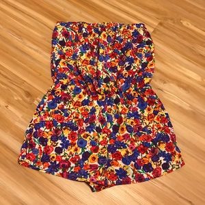 ‼️Strapless Flower Romper‼️